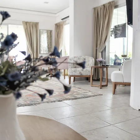 ホテル Smart Luxury & Çeşme